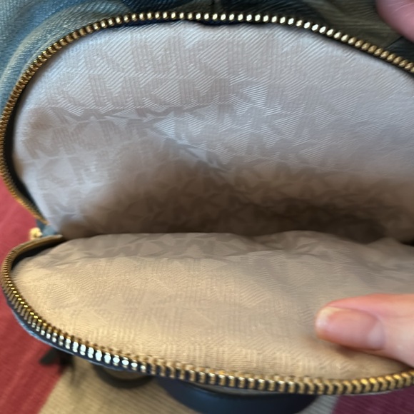 Michael Kors mini backpack - Picture 4 of 6